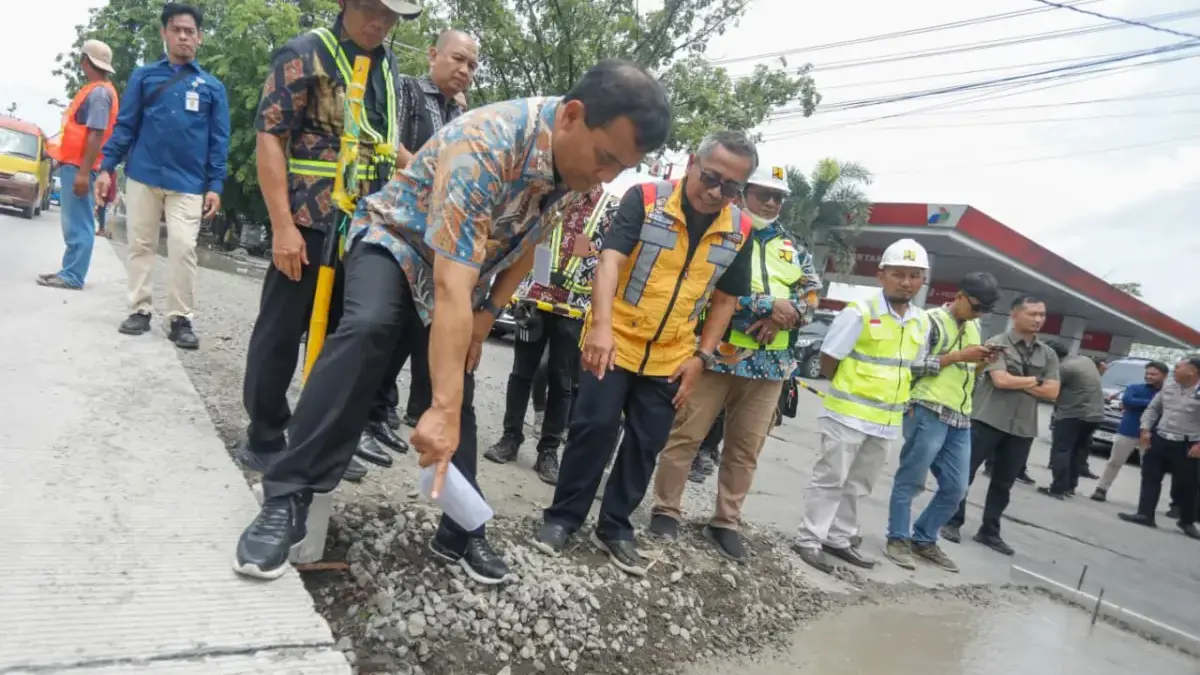 Fokus Infrastruktur, Pemprov Jateng Terus Kebut Perbaikan Jalan pada 2025 Fokus Infrastruktur, Pemprov Jateng Terus Kebut Perbaikan Jalan pada 2025