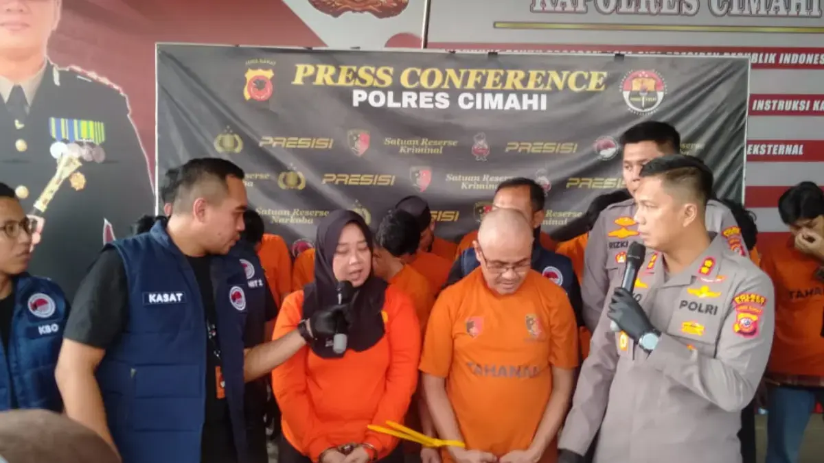 Bisnis Haram Berkedok Herbal, Pasutri Cimahi Edarkan Ganja 3,7 Kg Pasutri Ditangkap, Edarkan Ganja 3,7 Kg Disamarkan Jadi Obat Herbal