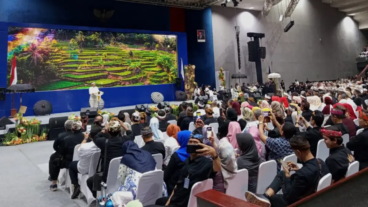 Di Hadapan Ribuan ASN, Dedi Mulyadi Izin Pangkas Belanja Listrik Kantor hingga Makanan Dihadapan Ribuan ASN, Dedi Mulyadi Izin Pangkas Belanja Listrik Kantor hingga Makanan