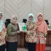Kolaborasi Dharma Wanita d Hadiri Langsung oleh penasehat Dwp sekaligus Bunda Literasi Kota Cimahi, Midjiati