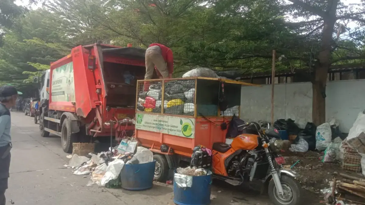 Soroti Sampah Liar di Sekitar Terminal Pasar Atas, DLH Cimahi Usulkan Penutupan Akses hingga Pembangunan Kios
