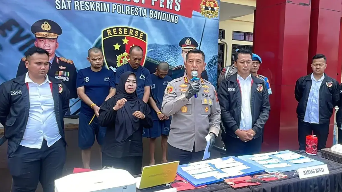 Sindikat Curanmor dan Pemalsuan STNK di Kabupaten Bandung Terungkap, Polisi Amankan 4 Tersangka Sindikat Curanmor dan Pemalsuan STNK di Kabupaten Bandung Terungkap, Polisi 4 Tersangka