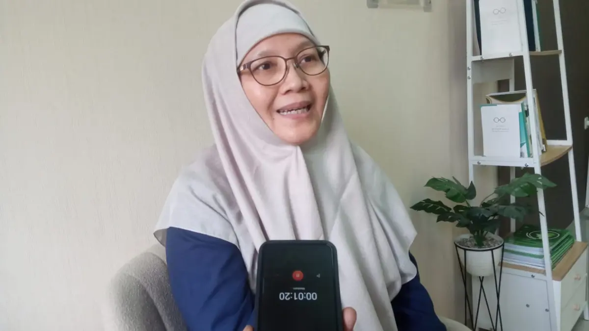 Statistisi Ahli Madya BPS Cimahi, Dewi Mulyahati saat ditemui Jabar Ekspres di Kantor BPS Cimahi (Mong)