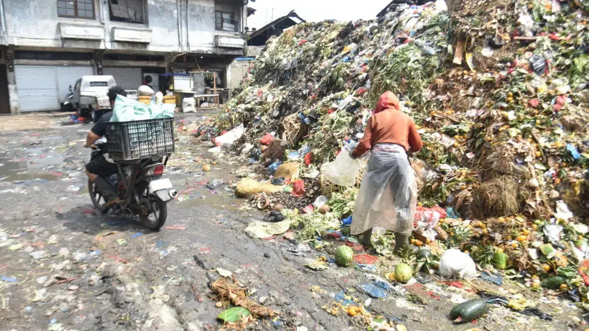 Walhi Jabar Desak Pemerintah Fokus Tangani Sampah Kawasan Komersial! Walhi Jabar Desak Pemerintah Fokus Tangani Sampah Kawasan Komersial!