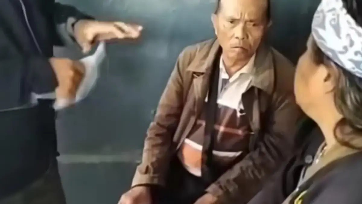 Diduga Lakukan Tindak Asusila Terhadap Sesama Jenis, Lansia di Tasikmalaya Digiring ke Kantor Polisi