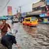 Biang Kerok Banjir Lembang Ternyata Gegara Tiang Reklame di Atas Drainase!