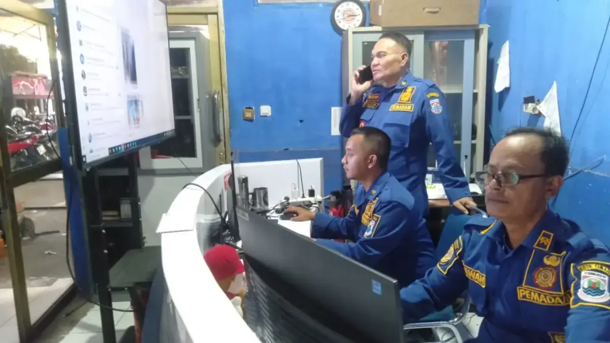 Monitor Pemadam Kebakaran di Mako Damkar Cimahi, Techno Park, Cimahi Selatan