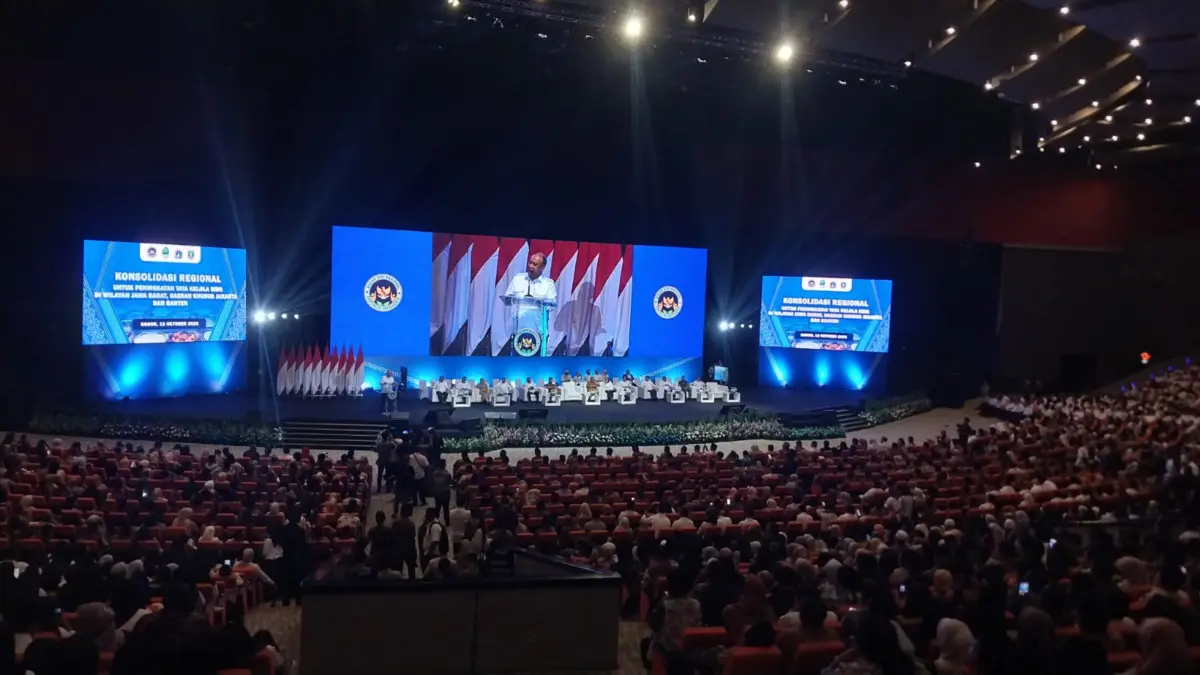 Kepala BGN Dadan Hindayana saat memberikan sambutan dalam acara konsolidasi regional di SICC, Kabupaten Bogor,