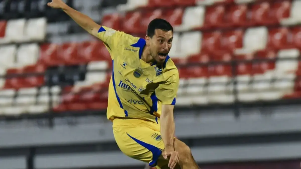 Rumor Hangat! 1 Pemain Timnas Indonesia Bakal Kembali Merapat ke Persib Bandung, Siapa? Rumor Hangat! 1 Pemain Timnas Indonesia Bakal Kembali Merapat ke Persib Bandung, Siapa?