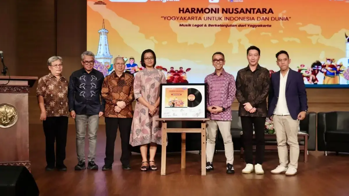 Nuon dan Playup Luncurkan Gerakan Harmoni Nusantara, Majukan Musisi Lokal CEO Nuon Aris Sudewo, CEO Playup Pascal Lasmana, Ketua Yayasan Tunas Bakti Indonesia Emas Acep Somantri, dan G
