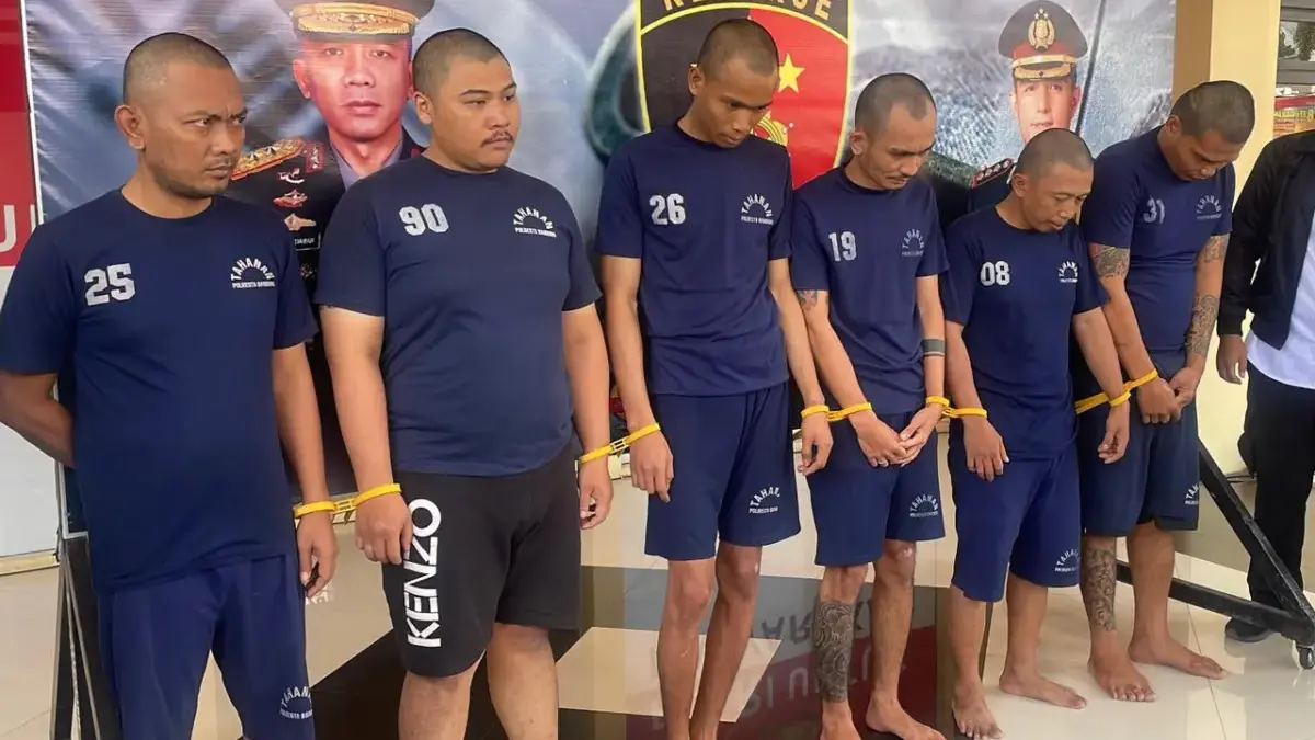 Polisi Tangkap Enam Pelaku Pembobolan KSP di Katapang, Hasil Curian Dijual ke Lampung Polresta Bandung Tangkap Enam Pelaku Pembobolan KSP di Katapang, Hasil Curian Dijual ke Lampung