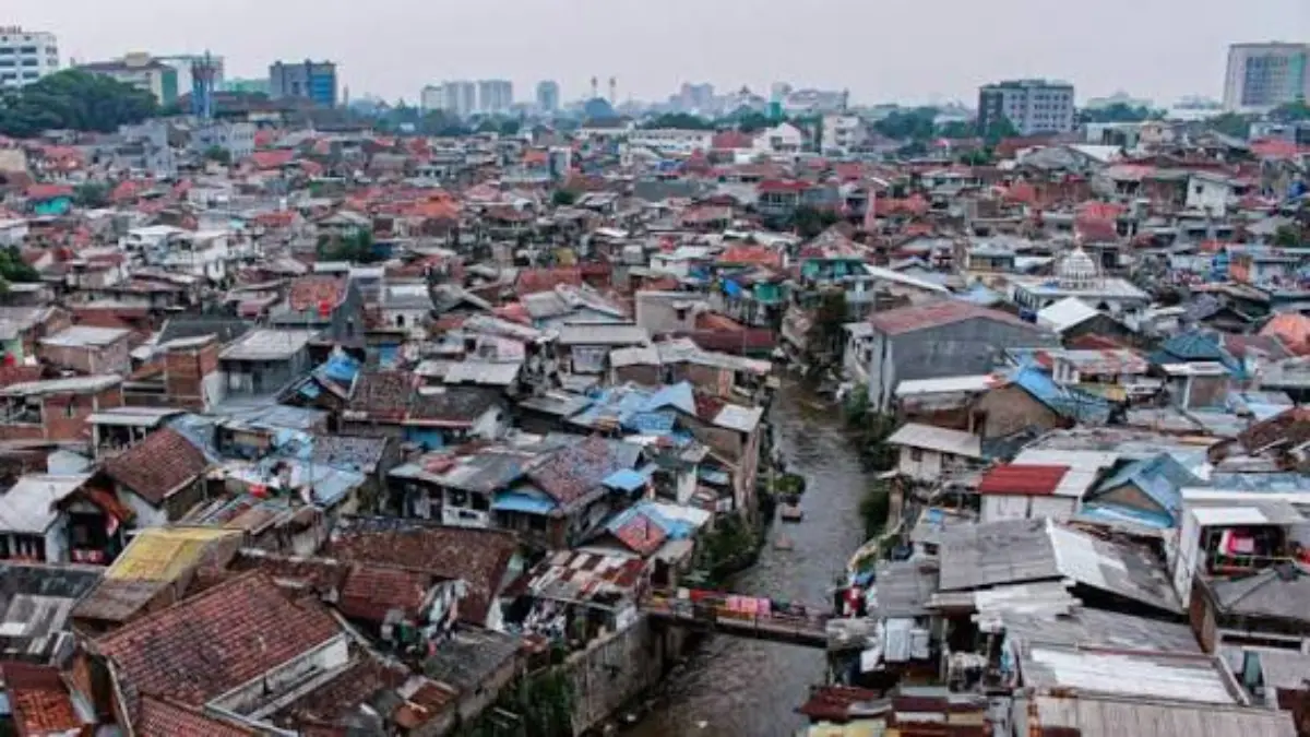 Rutilahu di Bandung Masih Belum Merata: Warga Ciwastra Hidup di Rumah Tak Layak dan BAB di Sungai