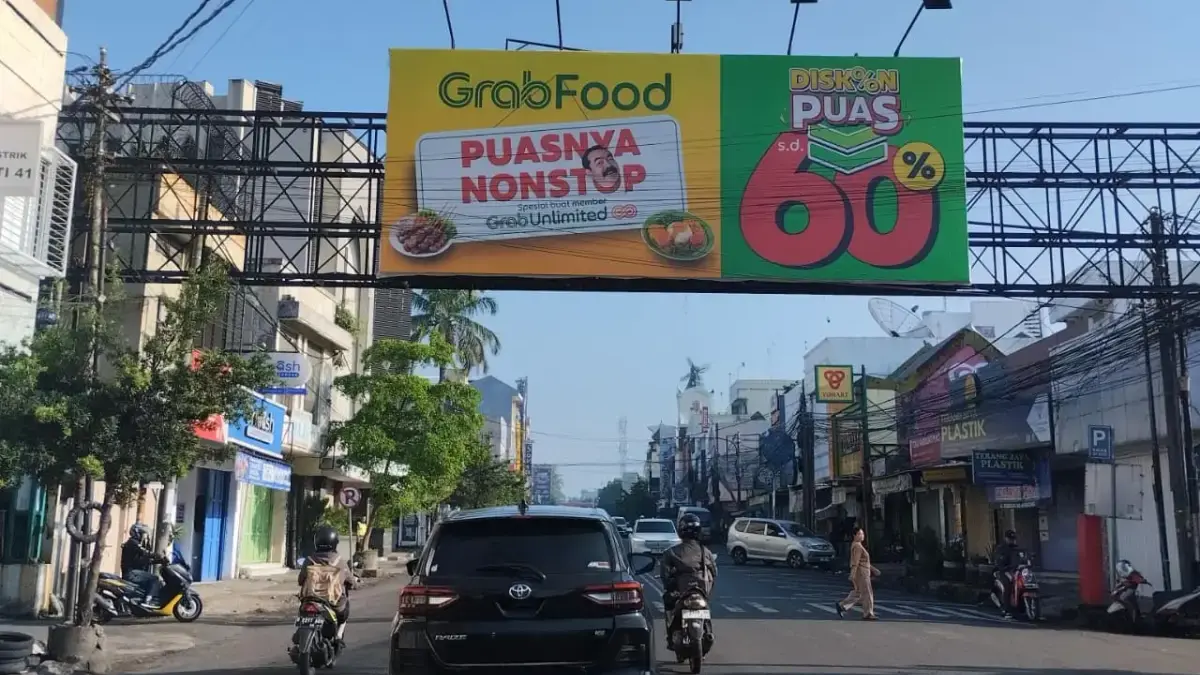 Pemkot Bandung Terus Sikat Reklame Ilegal, Tak Ada Lagi Toleransi