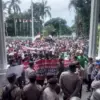 Ratusan Sopir Angkot Mogok dan Demo di Balai Kota Bogor, Kondisi Sempat Memanas