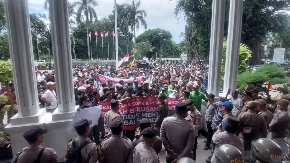 Ratusan Sopir Angkot Mogok dan Demo di Balai Kota Bogor, Kondisi Sempat Memanas