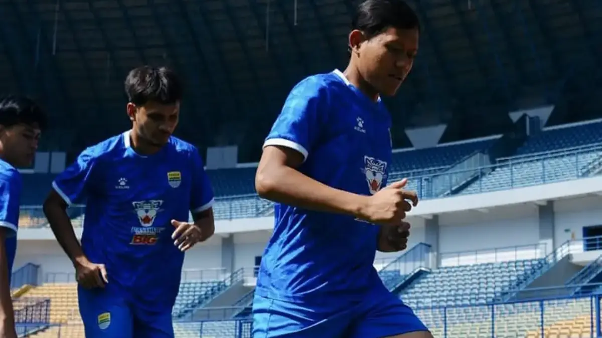10 Lokasi Nobar Persib Bandung vs Persis Solo di Bandung Raya 10 Lokasi Nobar Persib Bandung vs Persis Solo di Bandung Raya