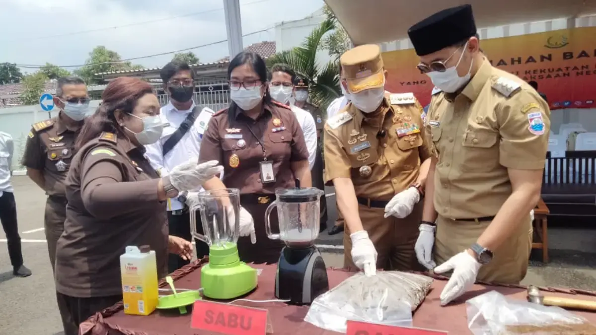 Ratusan Gram Narkotika hingga Puluhan Barang Sitaan Dimusnahkan, Kejari Cimahi Tegaskan Tak Ada Kerugian Ratusan Gram Narkotika hingga Puluhan Barang Sitaan Dimusnahkan, Kejari Cimahi Tegaskan Tak Ada Kerugian