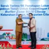 Dukung Penguatan Energi Nasional, Ahmad Luthfi Serahkan SK Penetapan Buffer Zone Kilang Pertamina Cilacap