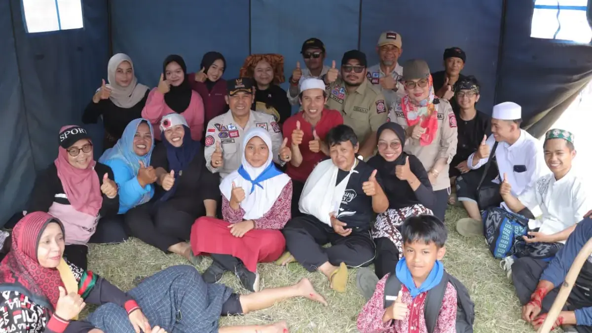 Pemkot Cimahi Siagakan Aparat dan Masyarakat Hadapi Potensi Bencana di Musim Hujan Wali Kota Cimahi, Ngatiyana usai Apel Kesiapsiagaan & Uji S.O.P. Kampung Siaga Bencana Kel. Citeureup, Kota Ci