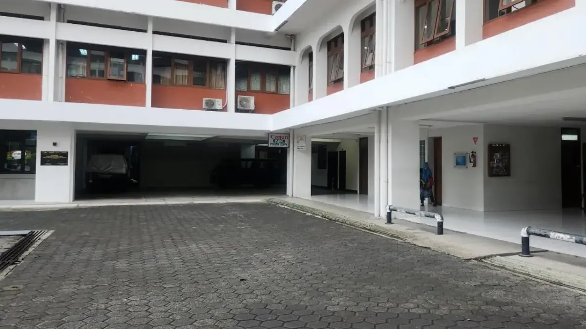 Terungkap, Pria Tewas di Kampus Widyatama Bandung Ternyata Karyawan Aktif! Pria Ditemukan Tewas Usai Nekat Lompat dari Lantai 6 Kampus Widyatama Bandung, Ternyata Karyawan Aktif!