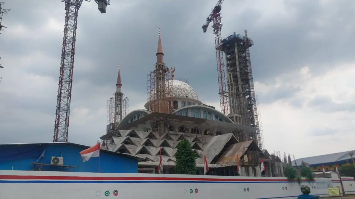 Proses pembangunan Masjid Raya Pakansari. Foto: Regi