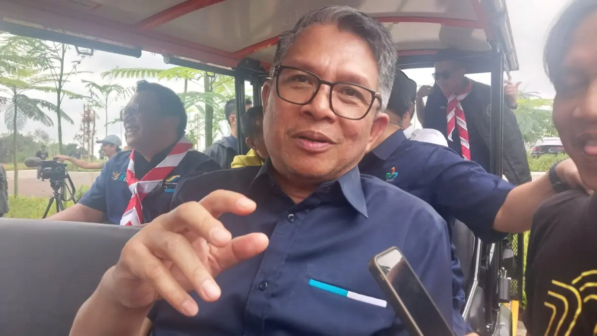 Kepala PTPN I Regional 2, Desmanto saat memberikan keterangan kepada wartawan di Megamendung, Kabupaten Bogor.