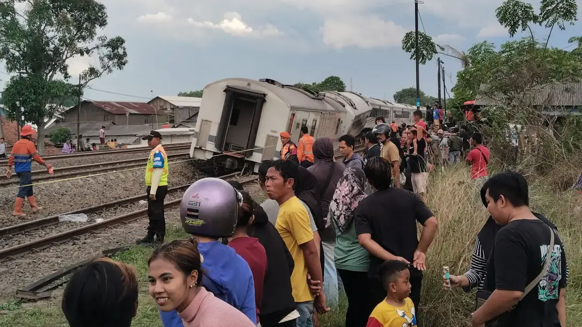 KA Purwojaya Relasi Gambir-Kroya Anjlok di Bekasi, PT KAI Pastikan Tak Ada Korban Jiwa