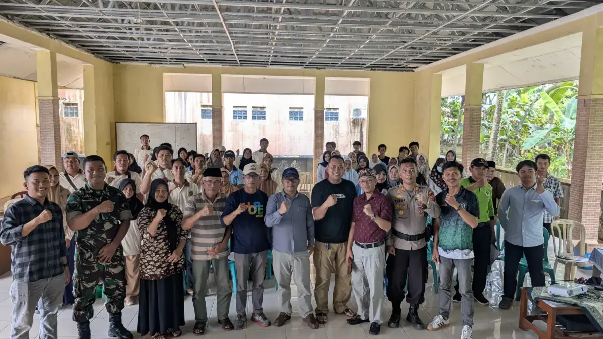 Dukung Program Makan Bergizi Gratis, Ratusan Relawan SPPG Banjar Diperkuat Sertifikasi Penjamah Makanan Dinas Kesehatan Kota Banjar bersama dua mitra SPPG menggelar pelatihan penjamah makanan di aula kantor Kelurah