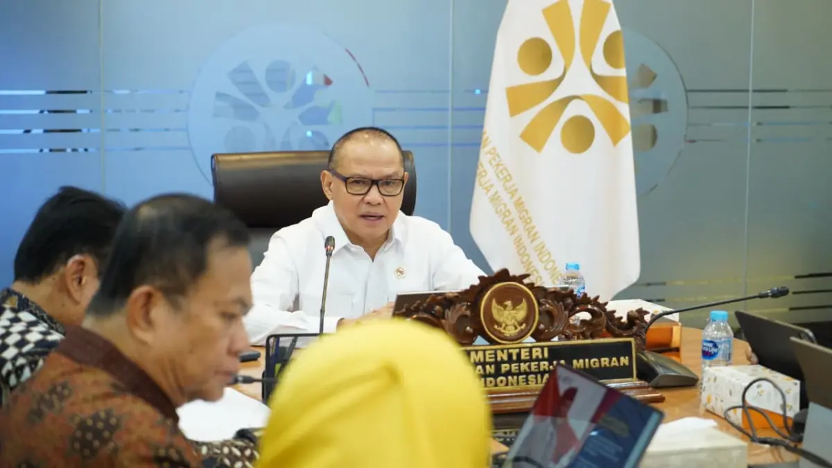 Gandeng Mantan Kepala Daerah, Bangun Sistem Penguatan Pekerja Migran Menteri P2MI Mukhtarudin bertemu perwakilan mantan Kepala Daerah, Rabu (29/10). (dok Humas)