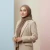 Prompt Gemini AI Foto Wanita Berhijab Gaya Kantoran, Hasilnya Feminim dan Modern!