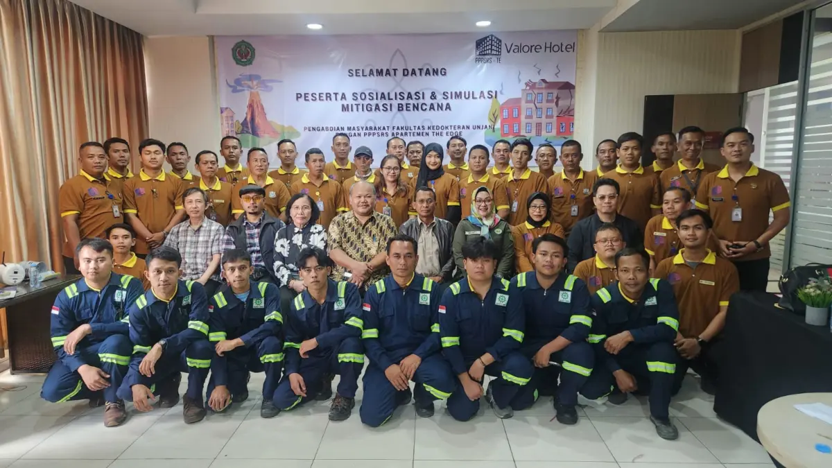 FK Unjani Gelar Simulasi Mitigasi Bencana pada PPPSRS Apartemen The EDGE dan Warga Sekitar Fakultas Kedokteran Unani