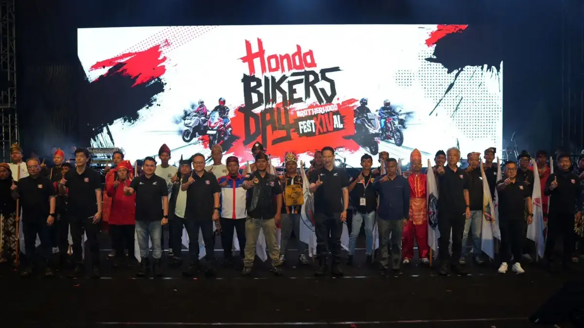 Momen kebersamaan antara manajemen AHM dan komunitas Honda dari penjuru nusantara mewarnai puncak perayaan Ho