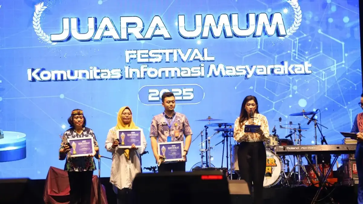 Komdigi Apresiasi Peran KIM dan Dorong Implementasi Ruang Digital Aman bagi Anak di Festival KIM 2025 Malam Anugerah Festival dan Kompetisi KIM 2025 yang berlangsung meriah di Kota Tangerang, Sabtu (15/11/2025).