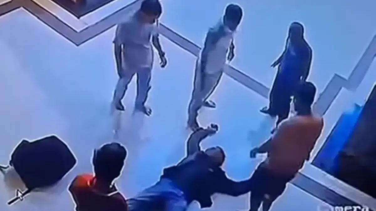 video rekaman aksi penegroyokan pemuda didalam masjid Agus Sibolga.