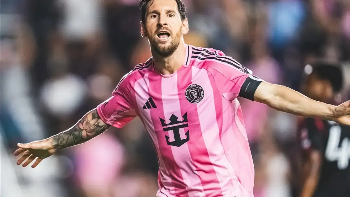 Messi Kembali ke Camp Nou, Ungkap Kerinduan dan Isyarat Ingin Pulang ke Barcelona?