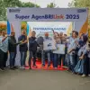 PENYERAHAN penghargaan dari PT Bank Rakyat Indonesia (Persero) Tbk kepada AgenBRILink berprestasi di wilaya