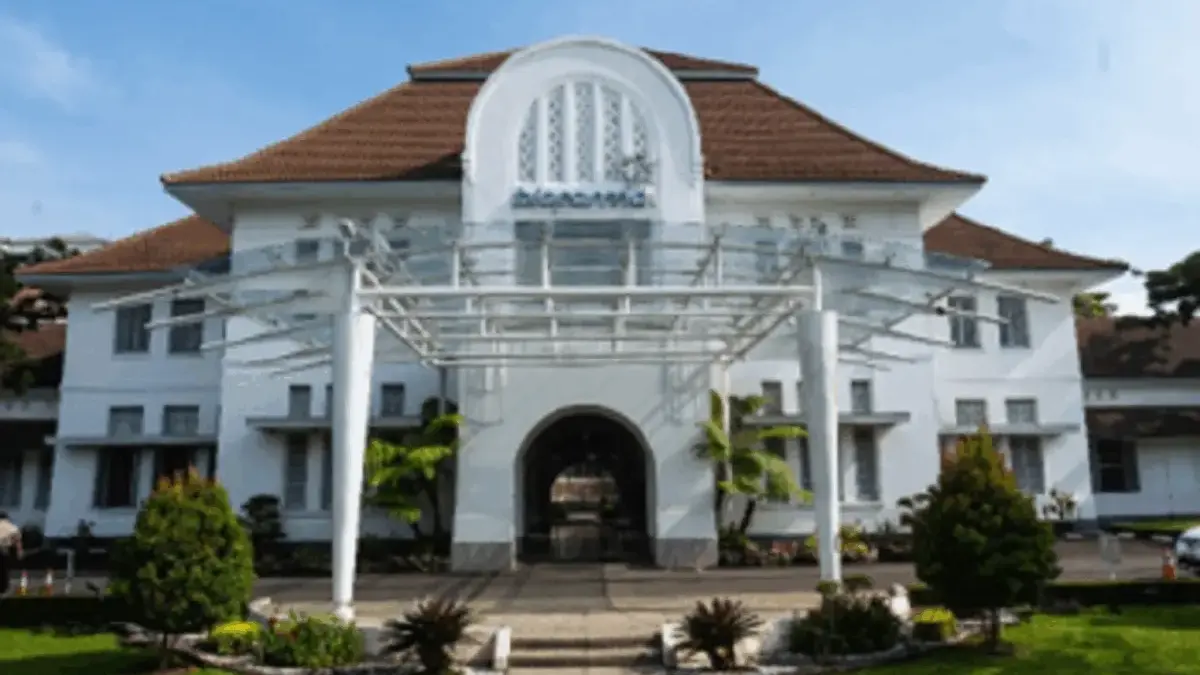 Bio Farma Tegaskan Posisi BUMN Penopang Kesehatan Nasional, Terima Sertifikat Halal Vaksin HPV NusaGard Bio Farma Tegaskan Posisi BUMN Penopang Kesehatan Nasional, Terima Sertifikat Halal Vaksin HPV NusaGard