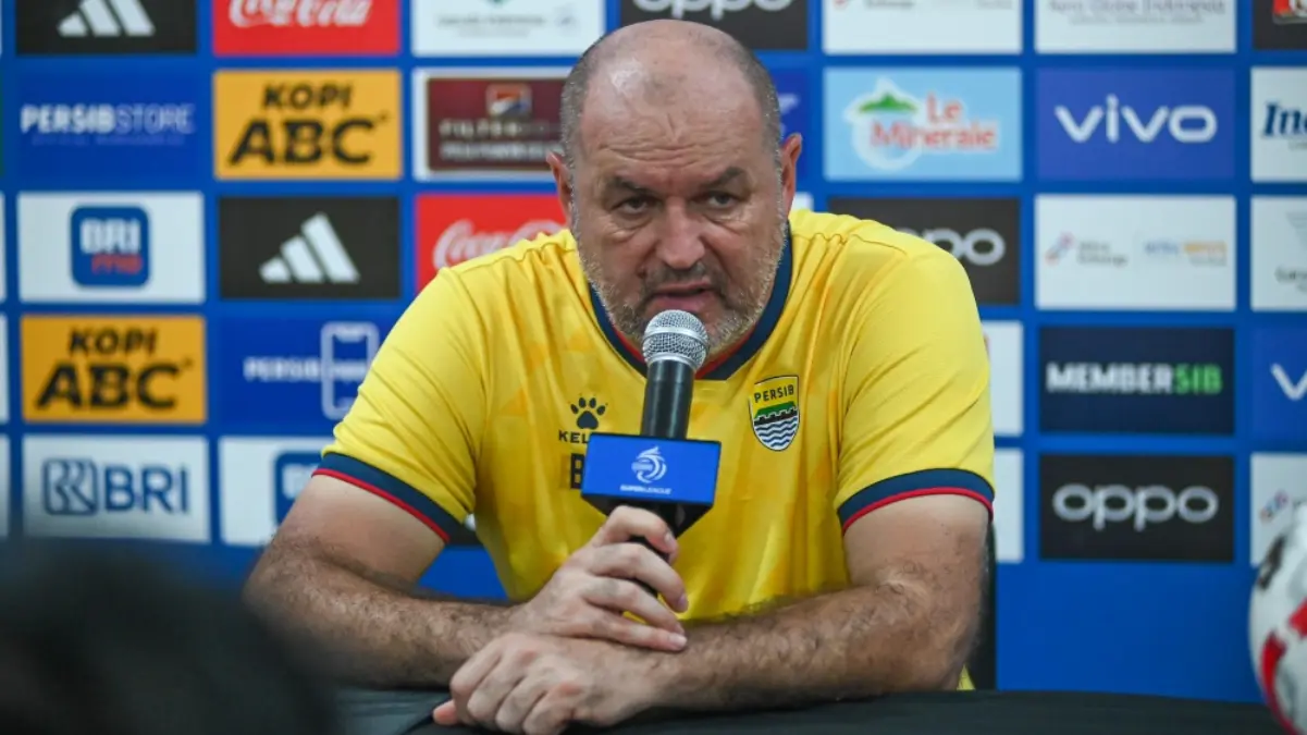 Adam Alis Absen Lawan Dewa United, Bojan Hodak Jelaskan Kondisinya Bojan Hodak