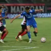 Madura vs Persib di Stadion Gelora Bangkalan, Sabtu 28 September 2024.