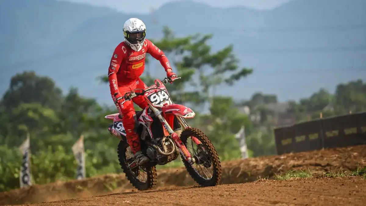 Crosser Astra Honda Yakin Tampil Kencang di Final Kejurnas Motocross 2025 Crosser Astra Honda Yakin Tampil Kencang di Final Kejurnas Motocross 2025