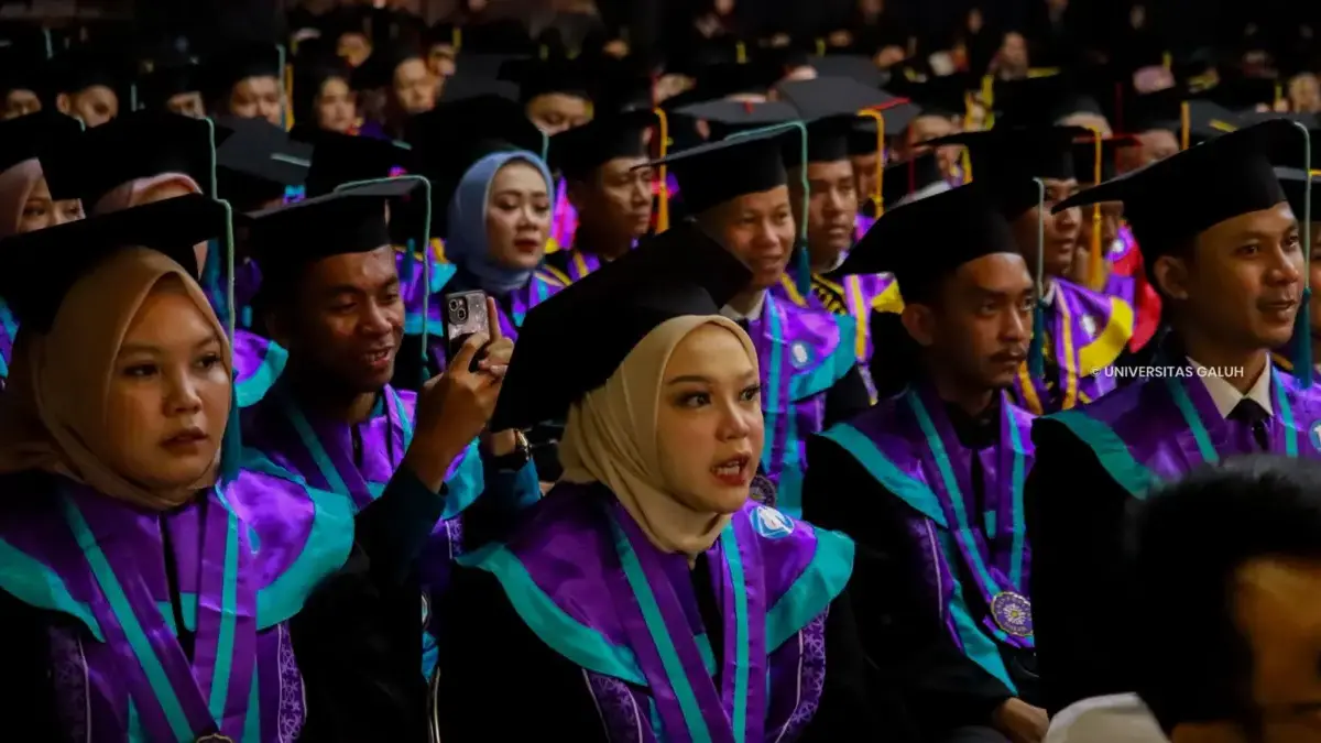 Universitas Galuh Gelar Wisuda ke-43, Tanamkan Nilai Budaya Lokal untuk Wujudkan Indonesia Emas 2045 Universitas Galuh Gelar Wisuda ke-43, Tanamkan Nilai Budaya Lokal untuk Wujudkan Indonesia Emas 2045