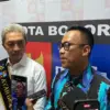 Wali Kota Bogor, Dedie A. Rachim (kiri) bersama Direktur Bina Ketahanan Remaja BKKBN, Edi Setiawan (kanan)