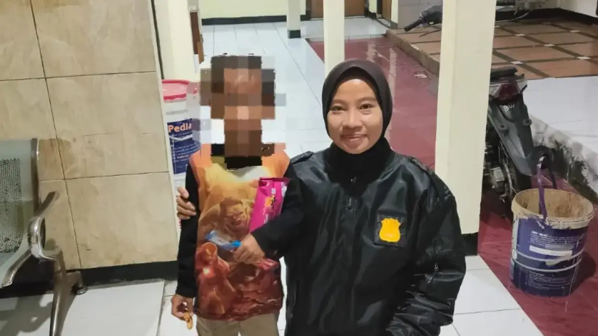 Sempat Hilang, Polwan Polres Bogor Kembalikan Seorang Anak pada Orang Tuanya