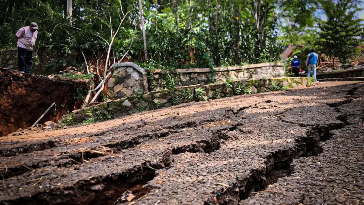Pergerakan Tanah Kembali Terjadi di Cipongkor, Puluhan Rumah Rusak dan Satu Jembatan Putus