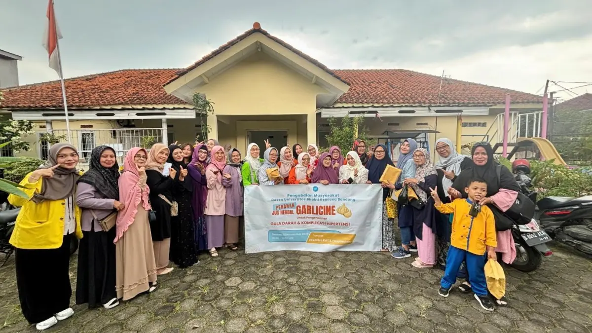 Dosen Farmasi BKU Bandung Kenalkan Jus Herbal Garlicine untuk Cegah Diabetes dan Hipertensi Dosen Farmasi BKU Bandung Kenalkan Jus Herbal Garlicine untuk Cegah Diabetes dan Hipertensi