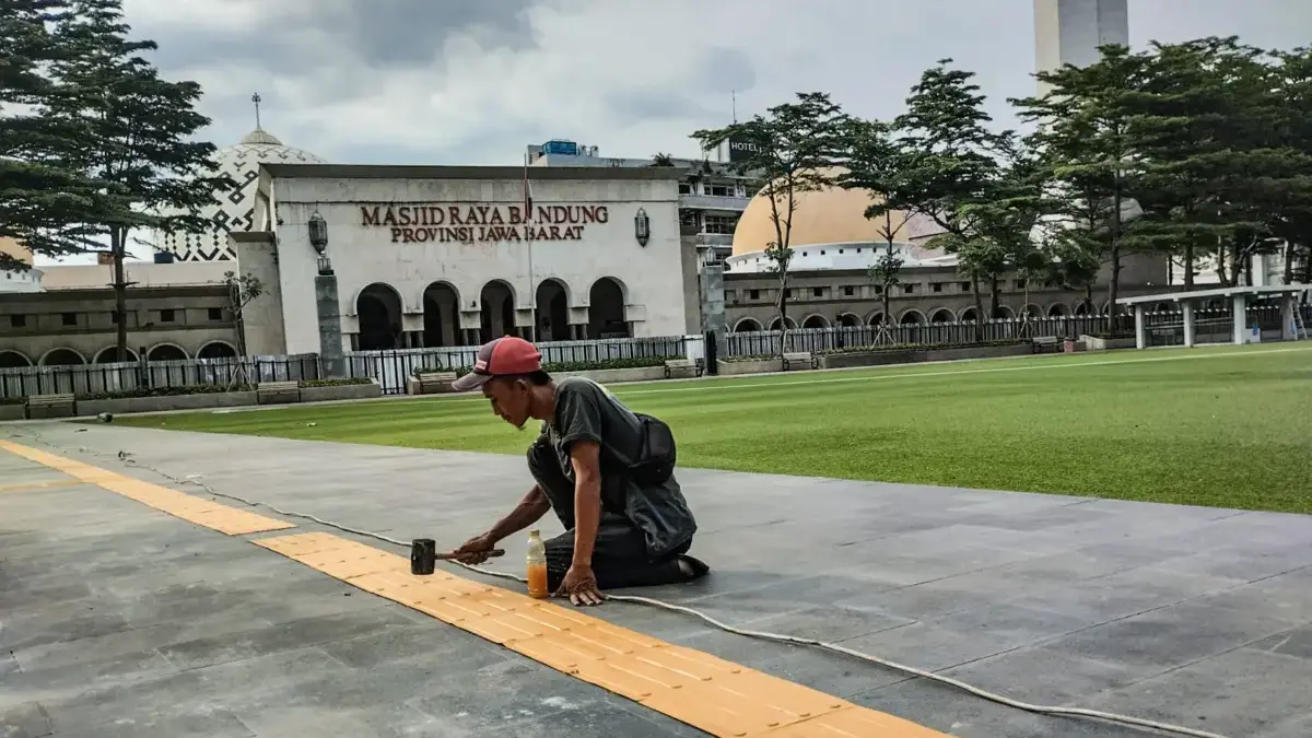 Fasilitas dan Akses Disabilitas Ditata Ulang, Alun-alun Bandung Dibuka Desember Ini! 