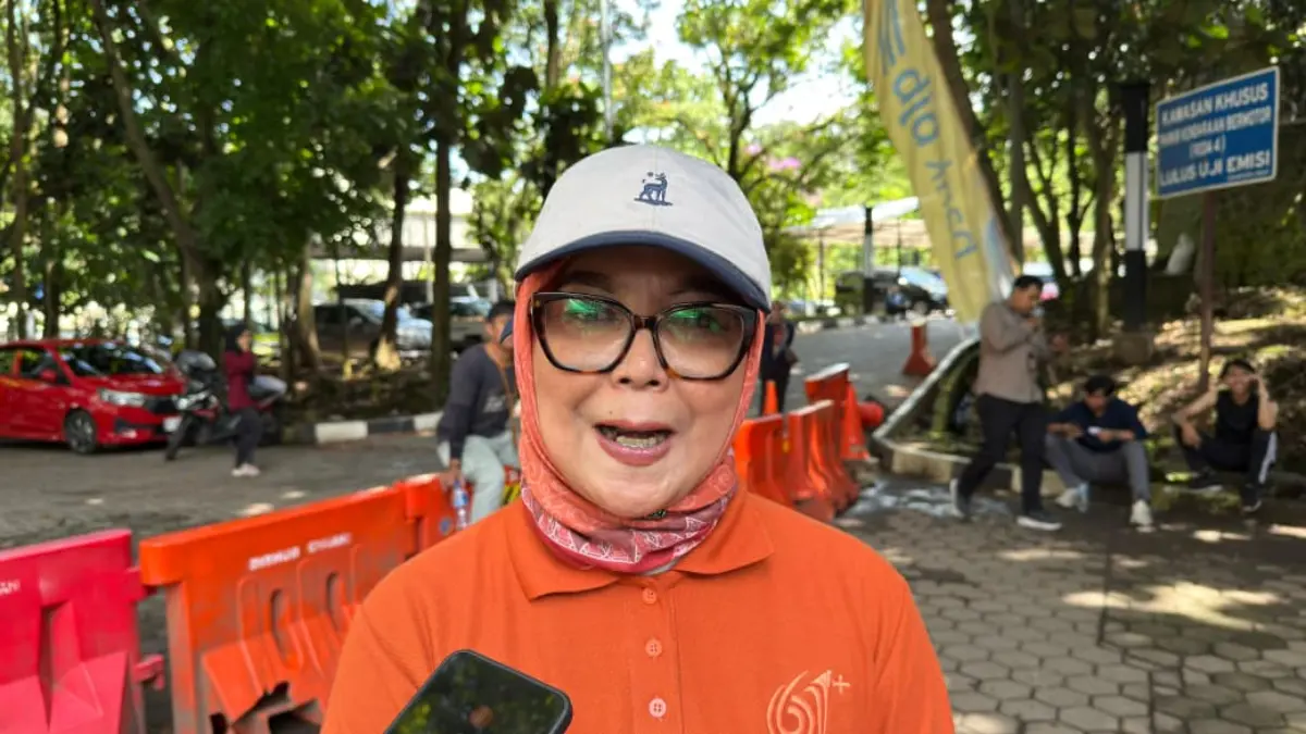 Cuaca Ekstrem Picu Lonjakan Risiko DBD, Dinkes Cimahi Kerahkan Strategi Pengendalian Jentik Secara Massal Kadinkes Kota Cimahi, dr. Mulyati saat dijumpai Jabar Ekspres di Lapang Apel Pemkot Cimahi (monk)