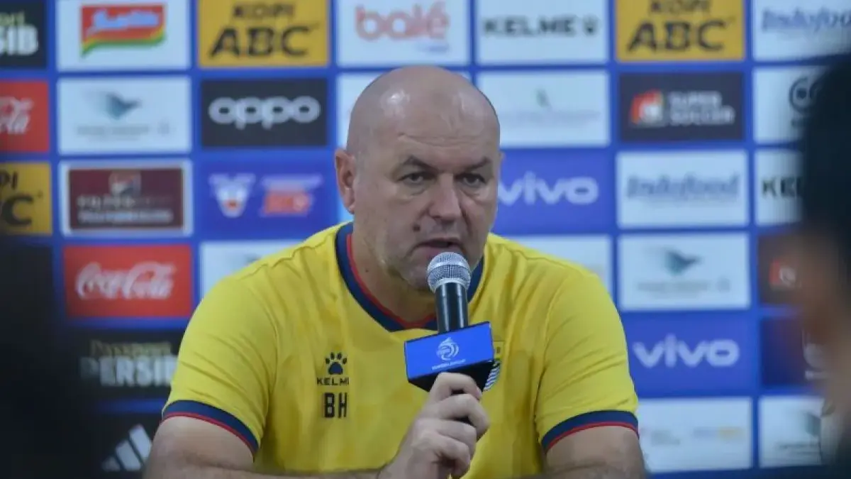 Bojan Hodak Blak-blakan Soal Teja Paku Alam dan Adam Przybek di Persib Bandung Bojan Hodak Blak-blakan Soal Teja Paku Alam dan Adam Przybek di Persib Bandung