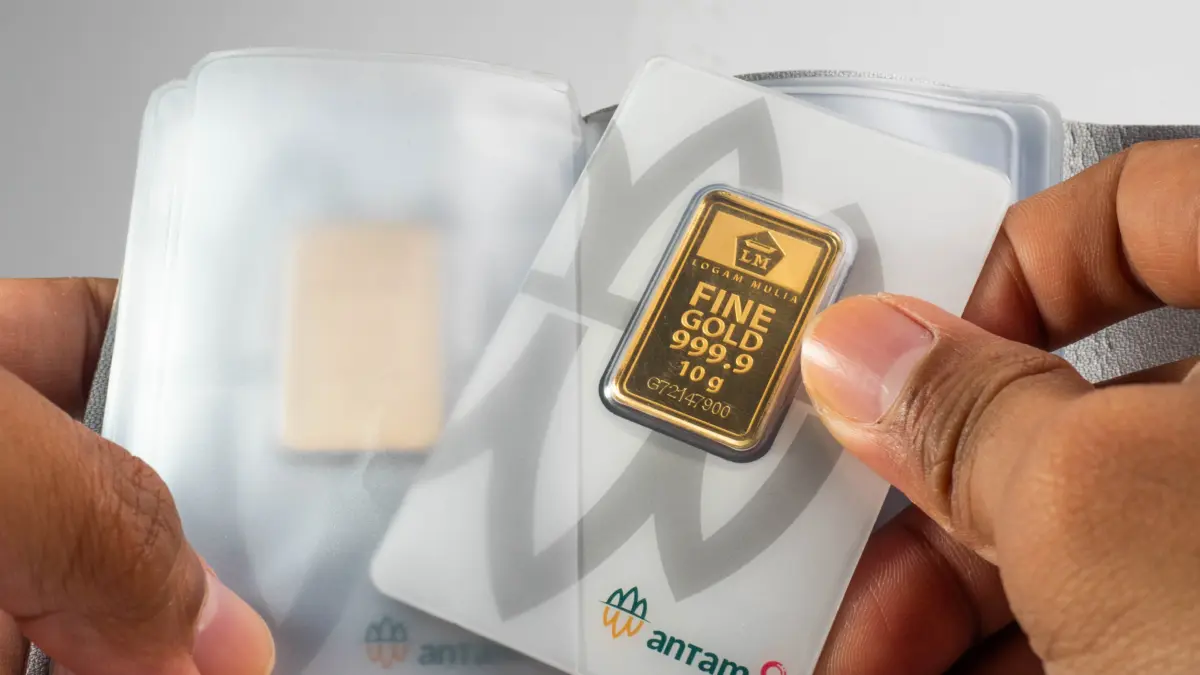 Harga Emas Antam Melonjak, Nyaris Sentuh Rp2,4 Juta per Gram! Ini Rinciannya Hari Ini