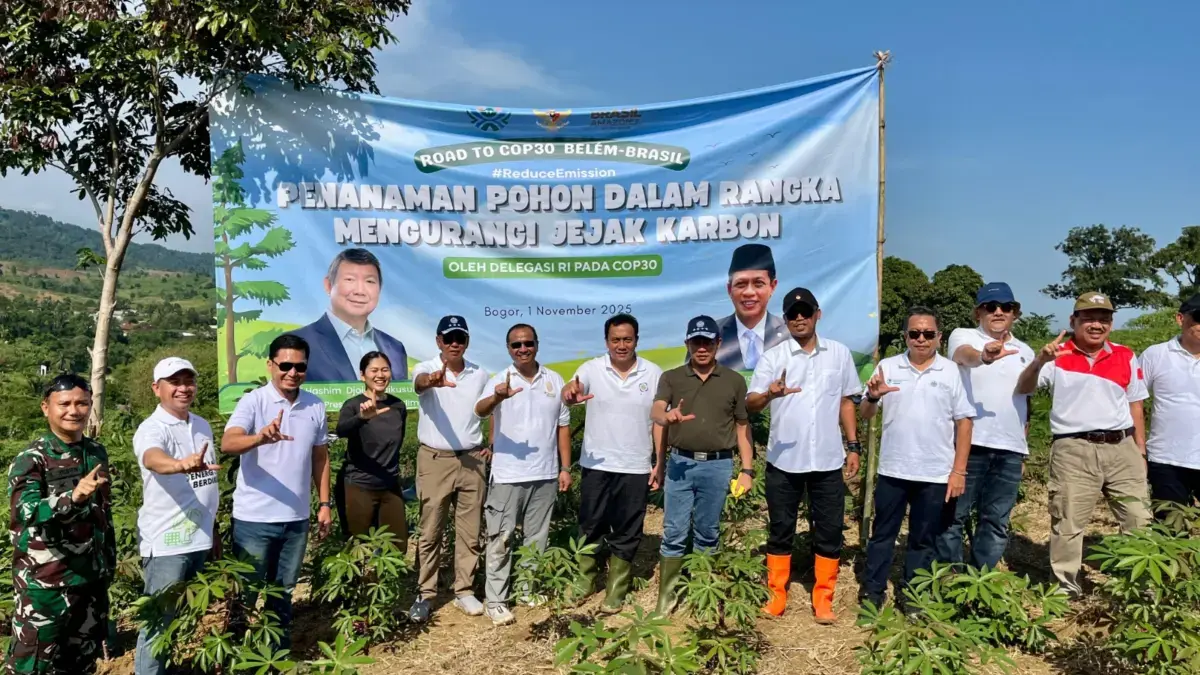 Hijaukan Hulu, Sejahterakan Warga: Pertamina dan Kementerian Lingkungan Hidup Tanam Pohon Produktif di Bogor